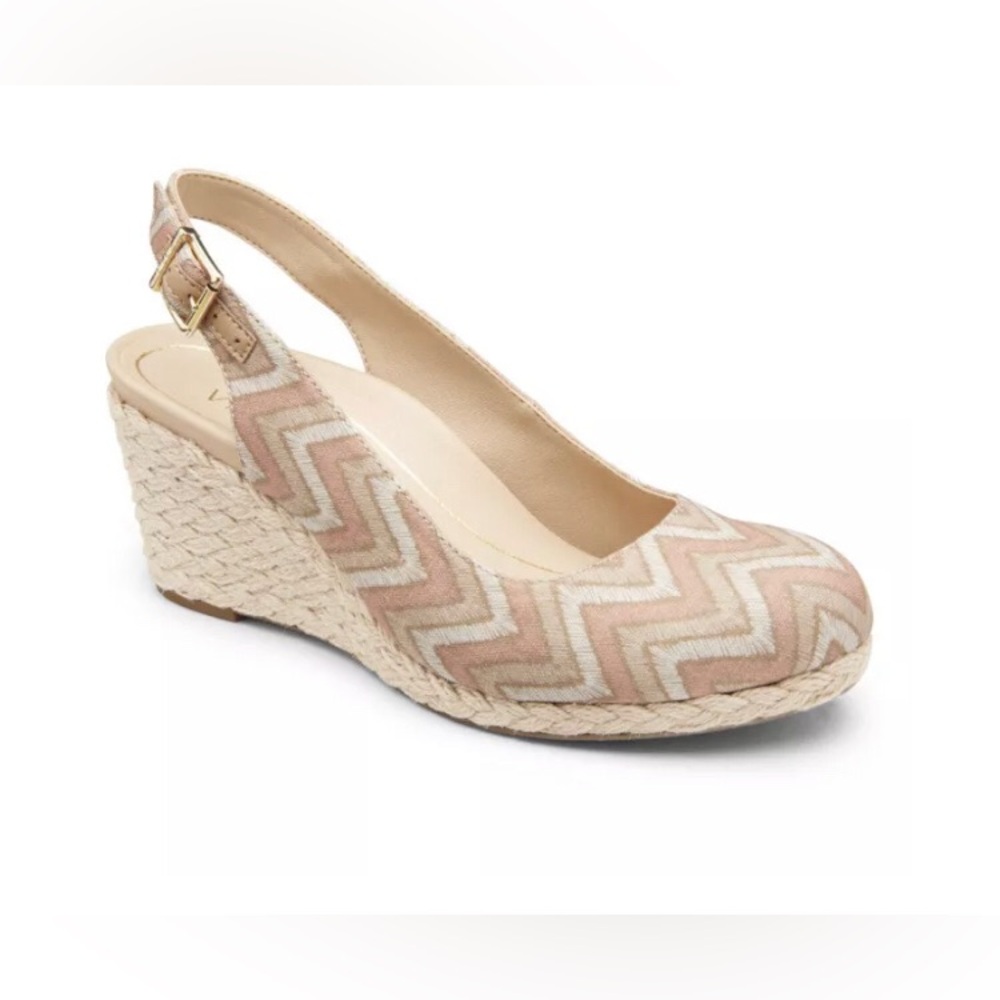 Vionic Coralina wedge sandals dusty pink size 6. No box. Spot in last pic